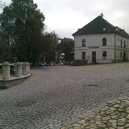 Na Hradbach 3*